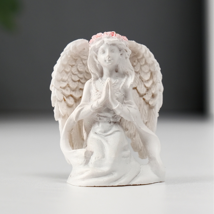 Сувенир полистоун "Ангел-девушка в розовом венке - благословение"  МИКС  3х4х2,5