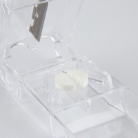 Таблетница с делителем «Здоровье дороже золота», 1 секция, 8.5 х 4 х 2.5 см. Таблетница с делителем «Здоровье дороже золота», 1 секция, 8.5 х 4 х 2.5 см.