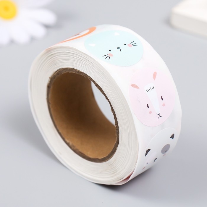 Наклейка бумага Наклейка бумага "Зверята - круглые мордочки" d=2,5 см 500 шт в рулоне 3х6,5х6,5 см