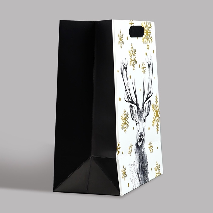 Пакет подарочный новогодний ламинированный &laquo;Новогодний лес&raquo;, MS 23 x 18 х 10 см