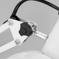 Настольная лампа на струбцине Е27 60Вт шнур 1,5м. Настольная лампа на струбцине Е27 60Вт шнур 1,5м.