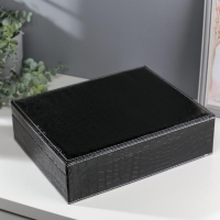 Шкатулка кожзам под часы 4 отделения и бижутерию "Чёрный чемоданчик" 9х32,5х26 см Шкатулка кожзам под часы 4 отделения и бижутерию "Чёрный чемоданчик" 9х32,5х26 см