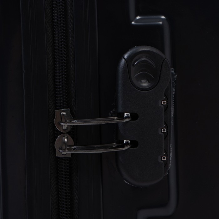 Чемодан большой 84 л (L), отдел на молнии, кодовый замок, цвет чёрный