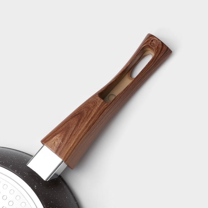 Сковорода кованая Magistro Granit, d=22 см, съёмная ручка soft-touch, антипригарное покрытие, индукция, цвет чёрный Сковорода кованая Magistro Granit, d=22 см, съёмная ручка soft-touch, антипригарное покрытие, индукция, цвет чёрный