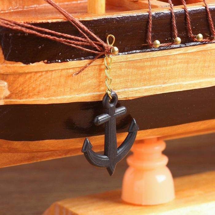 Корабль сувенирный средний &laquo;Ахиллес&raquo;, паруса красные, 39х44х7 см