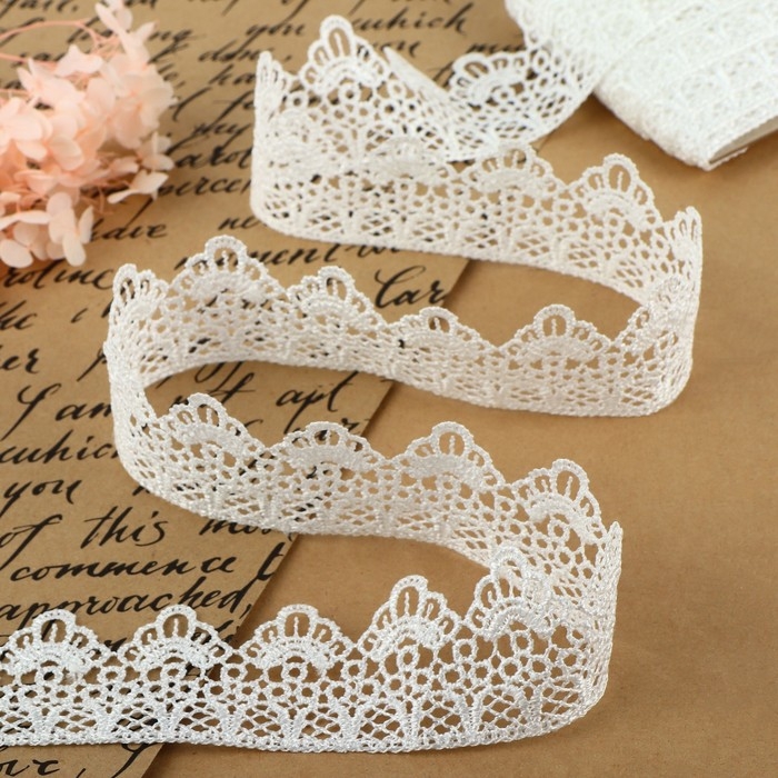 Кружево гипюровое, 40 мм &times; 9 &plusmn; 0,5 м, цвет молочный