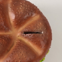 Копилка  "Гамбургер Бриош" высота 7,5 см, d-13 см