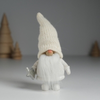 Сувенир полистоун "Дед Мороз в белом вязанном колпаке, с серебристой звёздочкой" 5х3,5х13 см 10326 Сувенир полистоун "Дед Мороз в белом вязанном колпаке, с серебристой звёздочкой" 5х3,5х13 см 10326