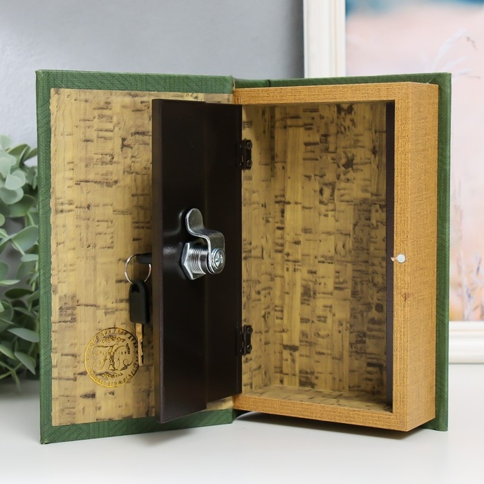 Сейф-книга дерево кожзам Сейф-книга дерево кожзам "Семья - это навсегда" 21х13х5 см