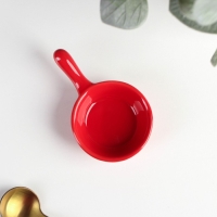 Соусник керамический с ручкой Доляна &laquo;Классика&raquo;, 30 мл, 10&times;6 см, цвет красный