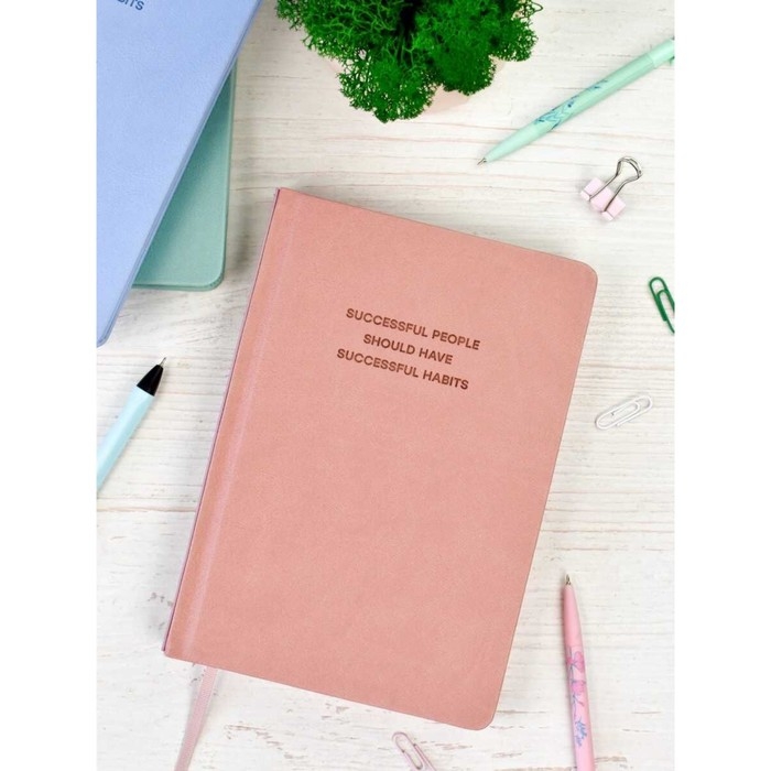 Ежедневник недатированный А5, 160 листов ESCALADA, твердая обложка из искусственной кожи, блинтовое тиснение, ляссе, кремовый блок 70г/м2, розовый