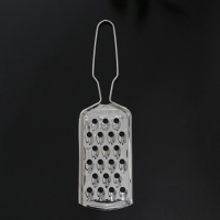 Тёрка для сыра крупная Доляна &laquo;Помощник&raquo;, с ручкой, 21&times;5,5 см, цвет серебристый