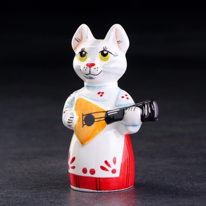 Статуэтка фарфоровая "Кошка с балалайкой", 11 см