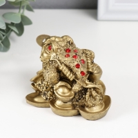 Нэцке полистоун под бронзу "Денежная жаба с тремя монетами" 8,4х7х5,3 см Нэцке полистоун под бронзу "Денежная жаба с тремя монетами" 8,4х7х5,3 см