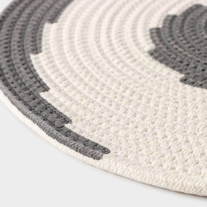 Салфетка сервировочная на стол Доляна «Гипноз», d=38 см, цвет серо-белый Салфетка сервировочная на стол Доляна «Гипноз», d=38 см, цвет серо-белый