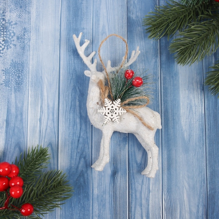 Украшение ёлочное "Олень с декором" 14х8 см, белый