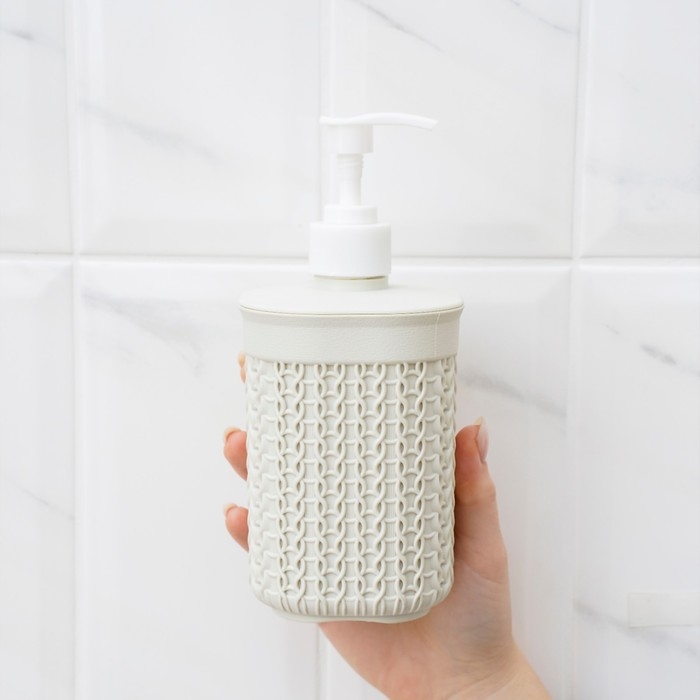 Дозатор для мыла &laquo;Вязание&raquo;, 500 мл, цвет белый ротанг