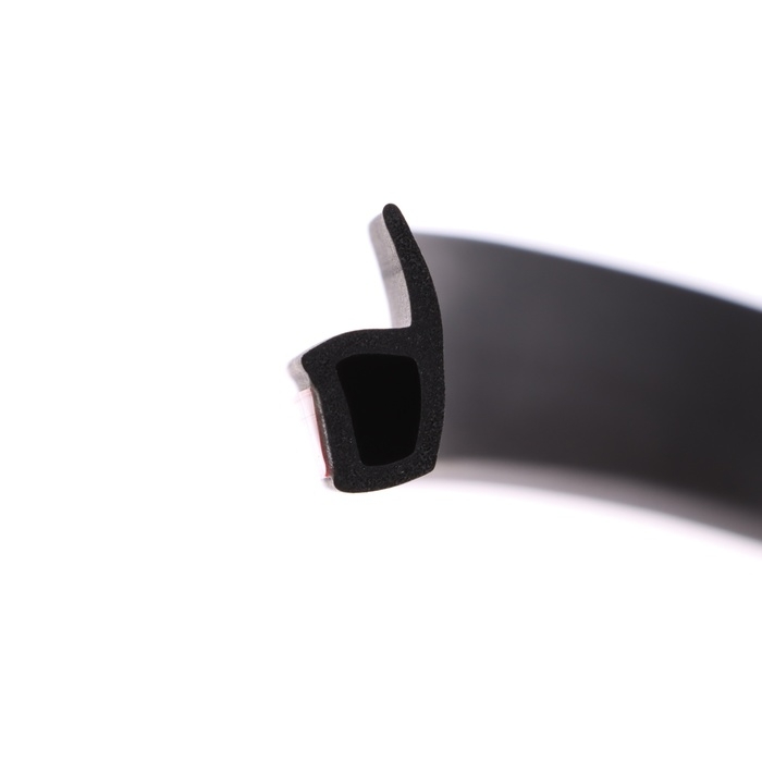 Уплотнитель двери в автомобиль, Р-образный, самоклеящийся, 3 м, черный Уплотнитель двери в автомобиль, Р-образный, самоклеящийся, 3 м, черный