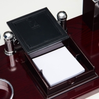 Набор настольный 7в1 (блок д/бумаг,подст.д/печати,мелочей,каранд-ца,часы,визит-ца,глобус) Набор настольный 7в1 (блок д/бумаг,подст.д/печати,мелочей,каранд-ца,часы,визит-ца,глобус)