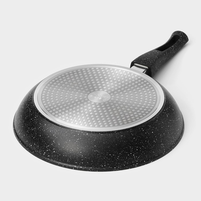 Сковорода кованая Magistro Dark, d=28 см, съёмная ручка soft-touch, антипригарное покрытие, индукция, цвет чёрный Сковорода кованая Magistro Dark, d=28 см, съёмная ручка soft-touch, антипригарное покрытие, индукция, цвет чёрный