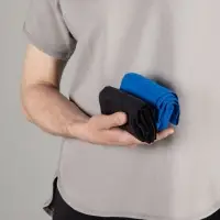 Спортивное полотенце Atoll Medium, синее Спортивное полотенце Atoll Medium, синее