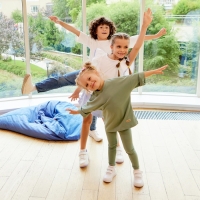 Костюм для девочки (футболка, лосины) MINAKU цвет оливковый, рост 152 см