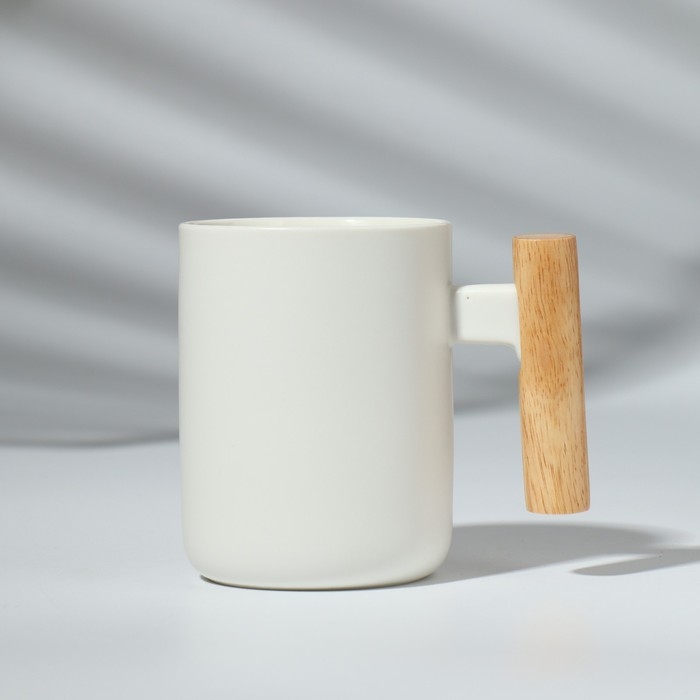 Кружка керамическая &laquo;Листья&raquo;, 400 мл, цвет белый