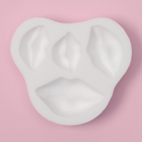 Молд Доляна &laquo;Губы&raquo;, 8,5&times;8&times;1,5 см , цвет белый