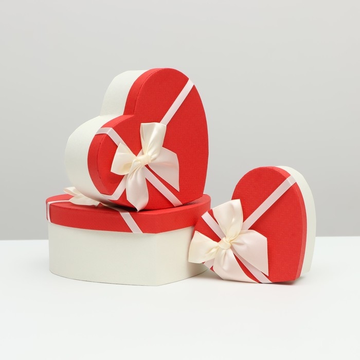 Набор коробок 3 в 1 сердца Набор коробок 3 в 1 сердца "Белый бант", 22 x 20 x 9; 19 x 17 x 7,5; 16 x 13,5 x 6 см