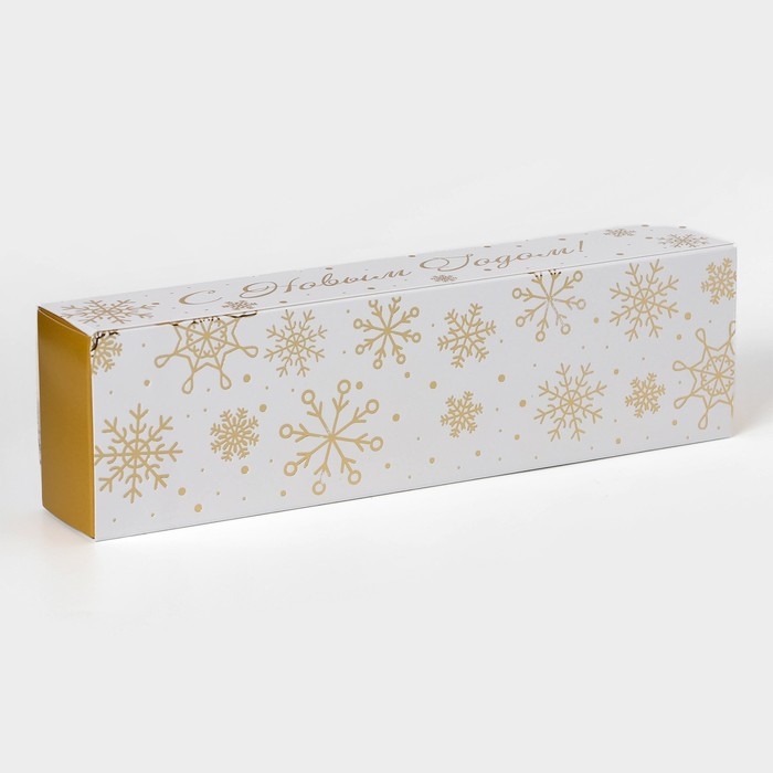Коробка под 5 конфет 'Золотые снежинки', с обечайкой с окном, 21 х 5 х 3,3 см Коробка под 5 конфет 'Золотые снежинки', с обечайкой с окном, 21 х 5 х 3,3 см