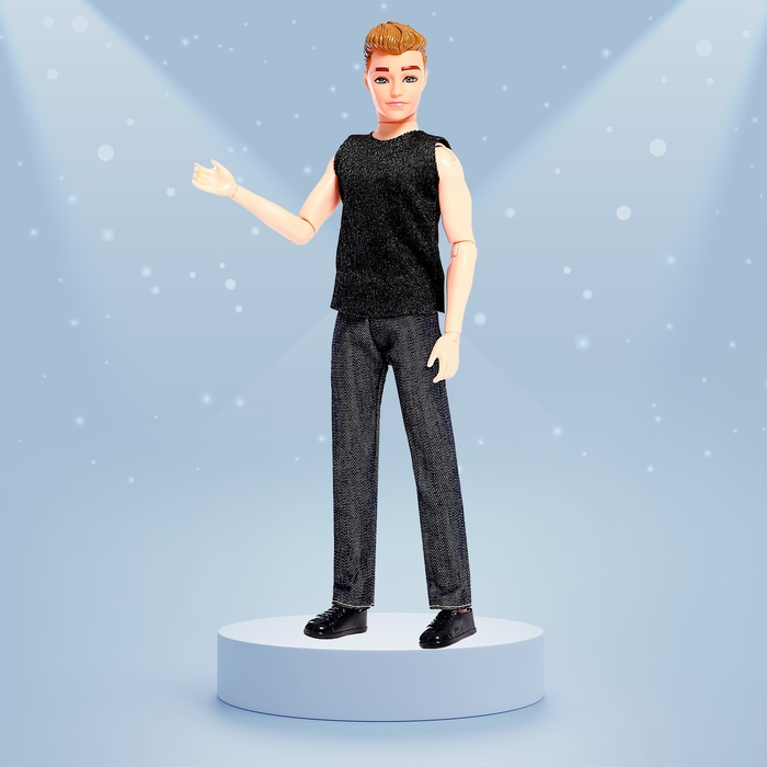 Кукла-модель &laquo;Алекс&raquo; в костюме