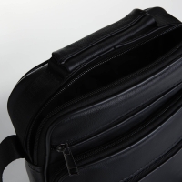 Сумка мужская на молниях, длинный ремень, цвет чёрный