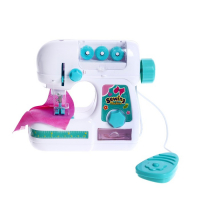 Швейная машинка &laquo;Рукодельница&raquo; с набором для дизайна одежды