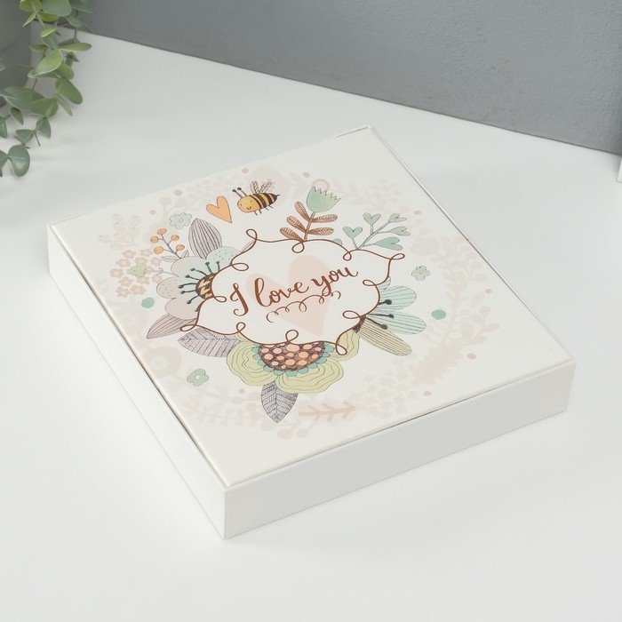 Фотоальбом на 100 фото кожзам 10х15 см "Пчёлка в цветочном букете" в коробке 4х22х23 см