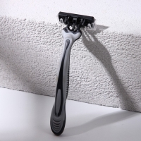 Подарочный набор косметики &laquo;Клуб настоящих мужиков&raquo;, гель для бритья 110 мл и бритва, HARD LINЕ