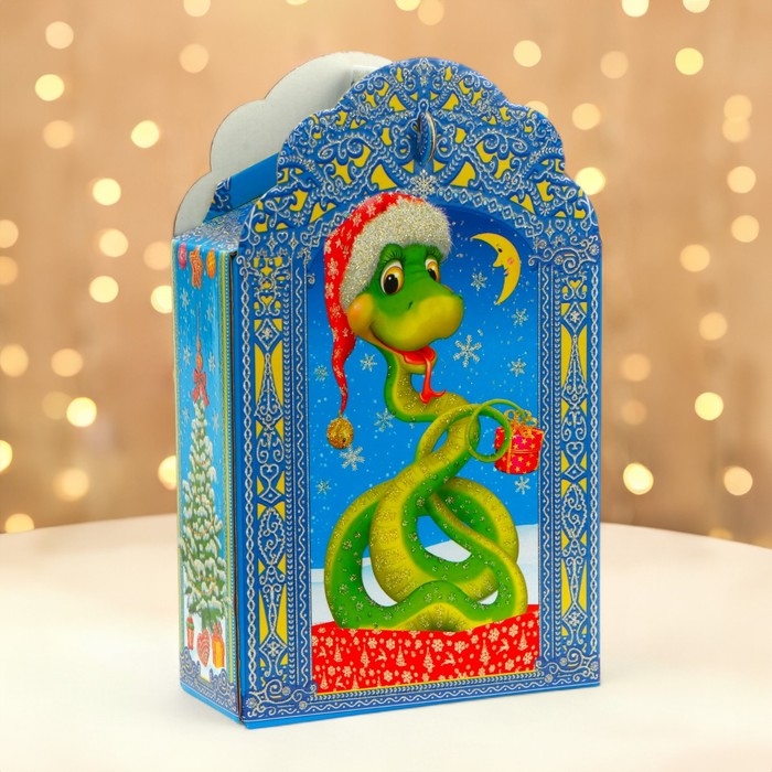 Новый год. Подарочная коробка новогодняя Фигурная Новый год. Подарочная коробка новогодняя Фигурная "Визит" 16,8 х 7 х 25 см.