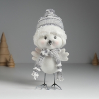 Сувенир полистоун "Воробушек белый в шапке с мехом" 9х11х16,5 см