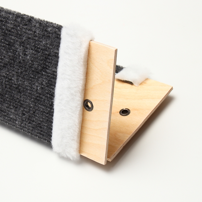 Когтеточка угловая, ковролин с мехом, 55 х 25 см Когтеточка угловая, ковролин с мехом, 55 х 25 см