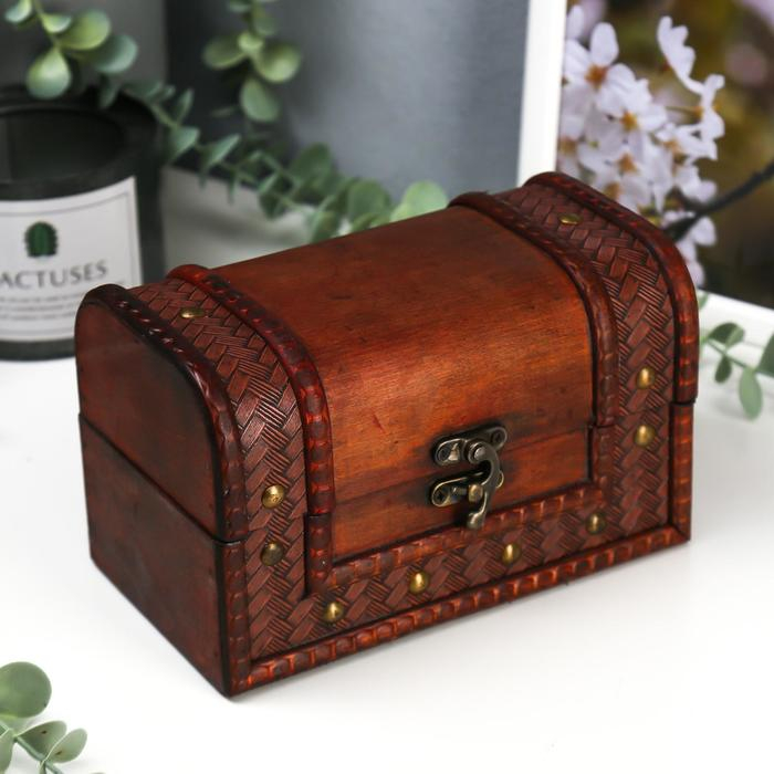 Шкатулка дерево состаренная Шкатулка дерево состаренная "С заклёпками" сундучок 10,5х18х11 см