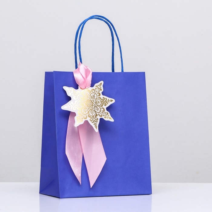 Новый год. Пакет подарочный крафтовый Новый год. Пакет подарочный крафтовый "Золотая снежинка" 18 х 22,3 х 10 см