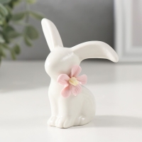 Сувенир керамика "Крольчонок с розовым цветочком" 6,8х4,8х7,9 см Сувенир керамика "Крольчонок с розовым цветочком" 6,8х4,8х7,9 см