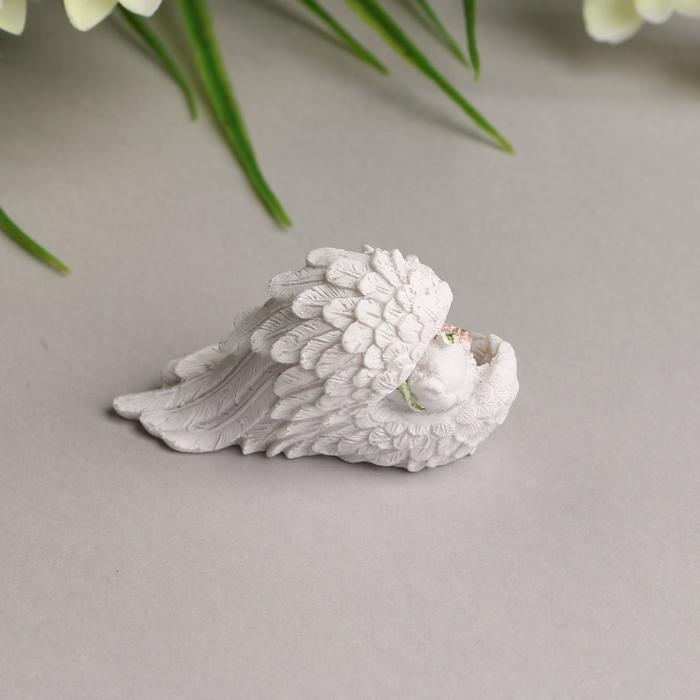 Сувенир полистоун Сувенир полистоун "Ангельские сны" в венке из роз, МИКС, 6,5х3х4 см