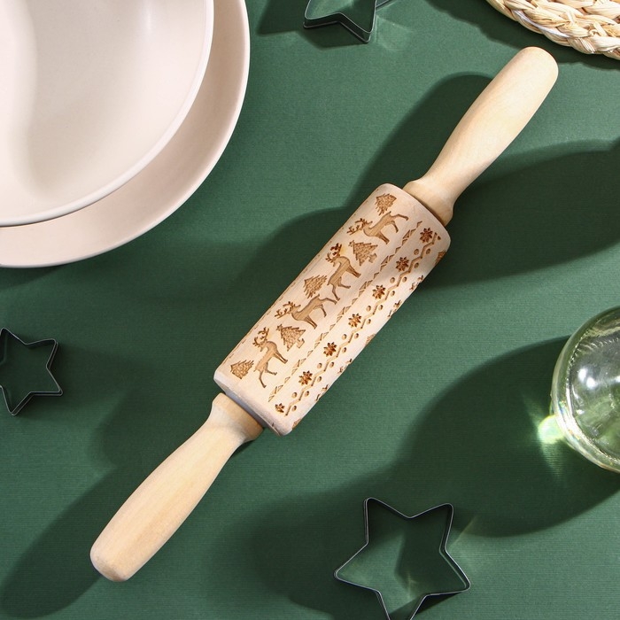 Скалка новогодняя Доляна, фигурная, 30&times;4 см, рабочая часть 11,5 см, вращающаяся