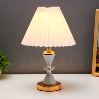 Настольная лампа "Тога" 1х40Вт Е27 220В белый 22х22х35 см RISALUX