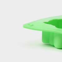 Форма для выпечки новогодняя Доляна &laquo;Новый год&raquo;, силикон, 27&times;17&times;2 см, 6 ячеек, цвет зелёный