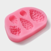 Молд новогодний &laquo;Шишки&raquo;, силикон, 10,2&times;7&times;1,6 см, цвет розовый