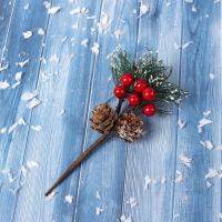 Декор "Зимние грезы" шишка,  ягоды хвоя, 14 см