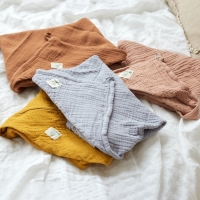 Полотенце уголок муслиновое Крошка Я, 75х75 см, цвет горчичный, 100% хлопок, 3-сл, 180 гр/м2