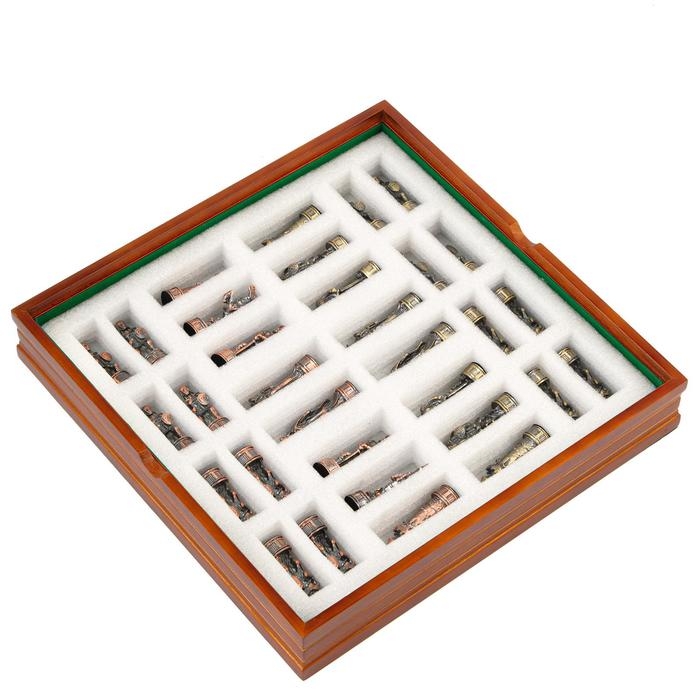 Шахматы сувенирные "Рыцарские", h короля-7 см, пешки-6 см. d-2 см, 36 х 36 см