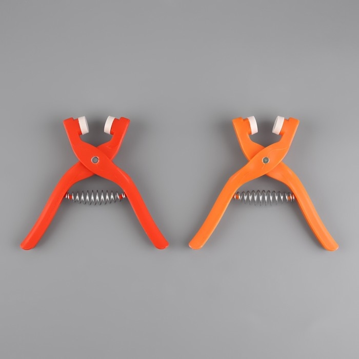 Щипцы для установки открытых рубашечных кнопок d = 9,5 мм, с кнопками 100 шт, в органайзере, цвет МИКС Щипцы для установки открытых рубашечных кнопок d = 9,5 мм, с кнопками 100 шт, в органайзере, цвет МИКС